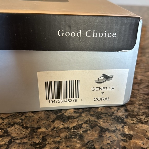 Good Choice Genelle wedge coral sandal NIB 7 - Picture 8 of 9